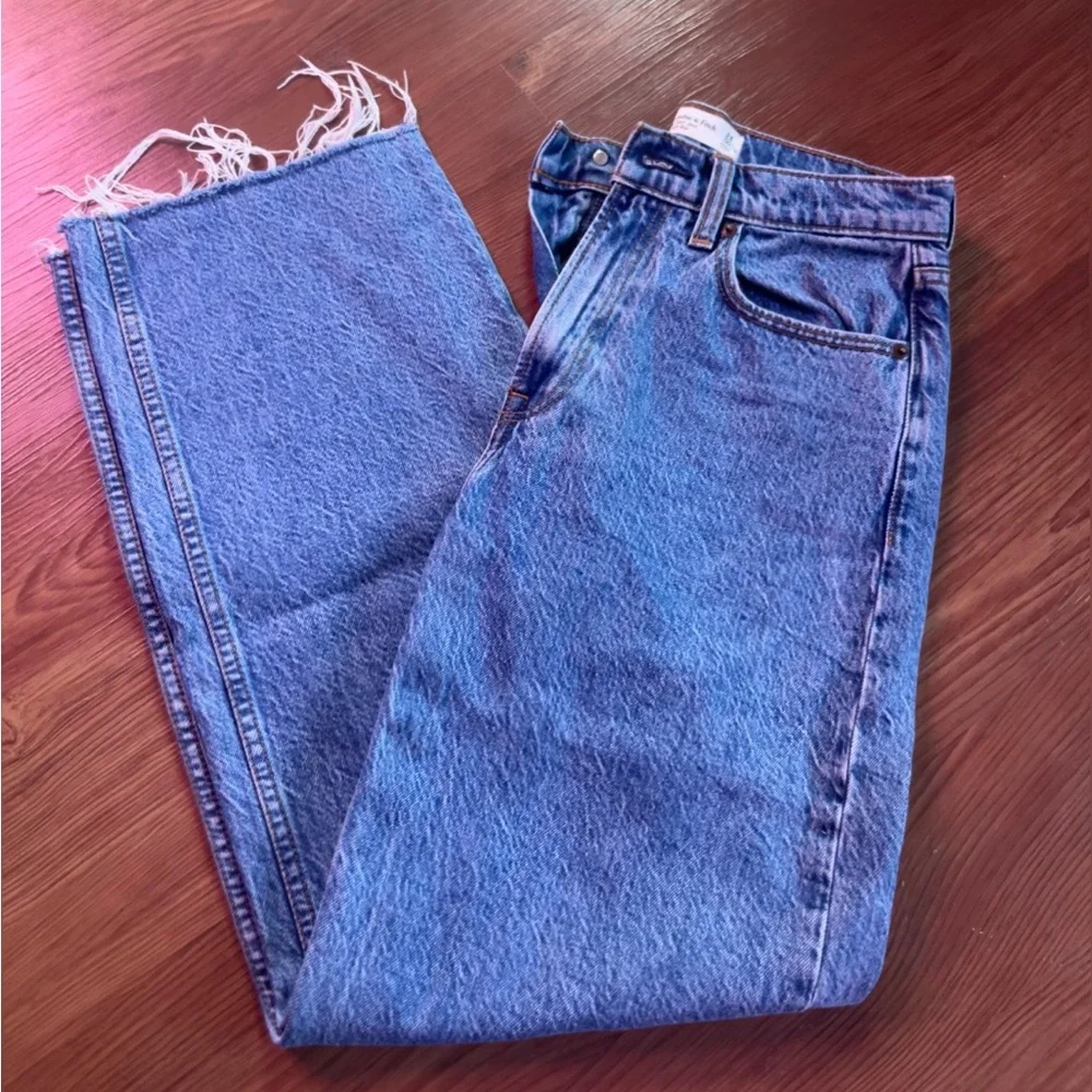 Abercrombie High Rise Taper Jean - Picture 2 of 4